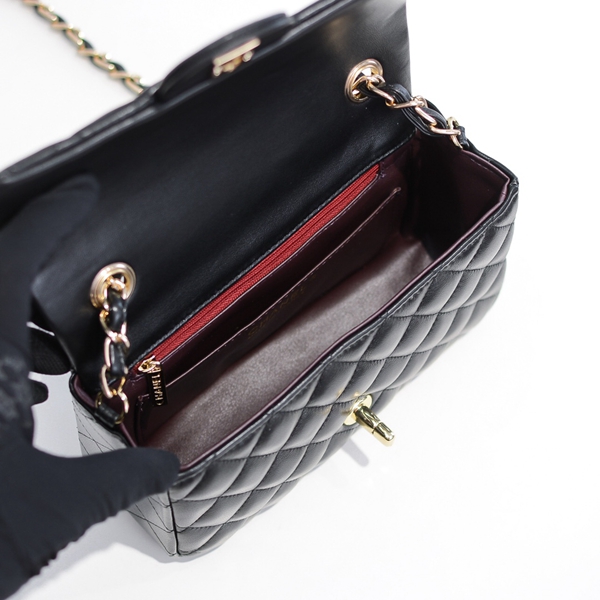 シャネルバッグ着用イメージ